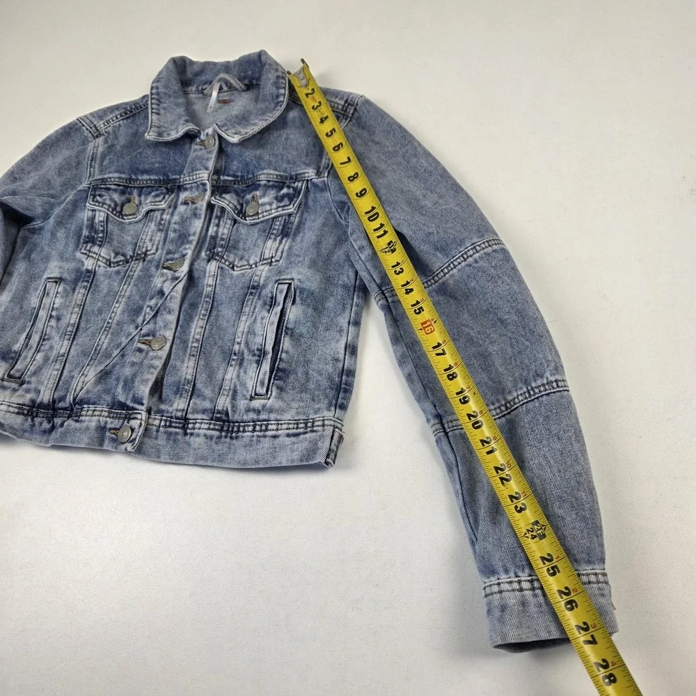 Free People Jacket Womens Small Blue Denim Cropped Trucker Button Front - Picture 9 of 13